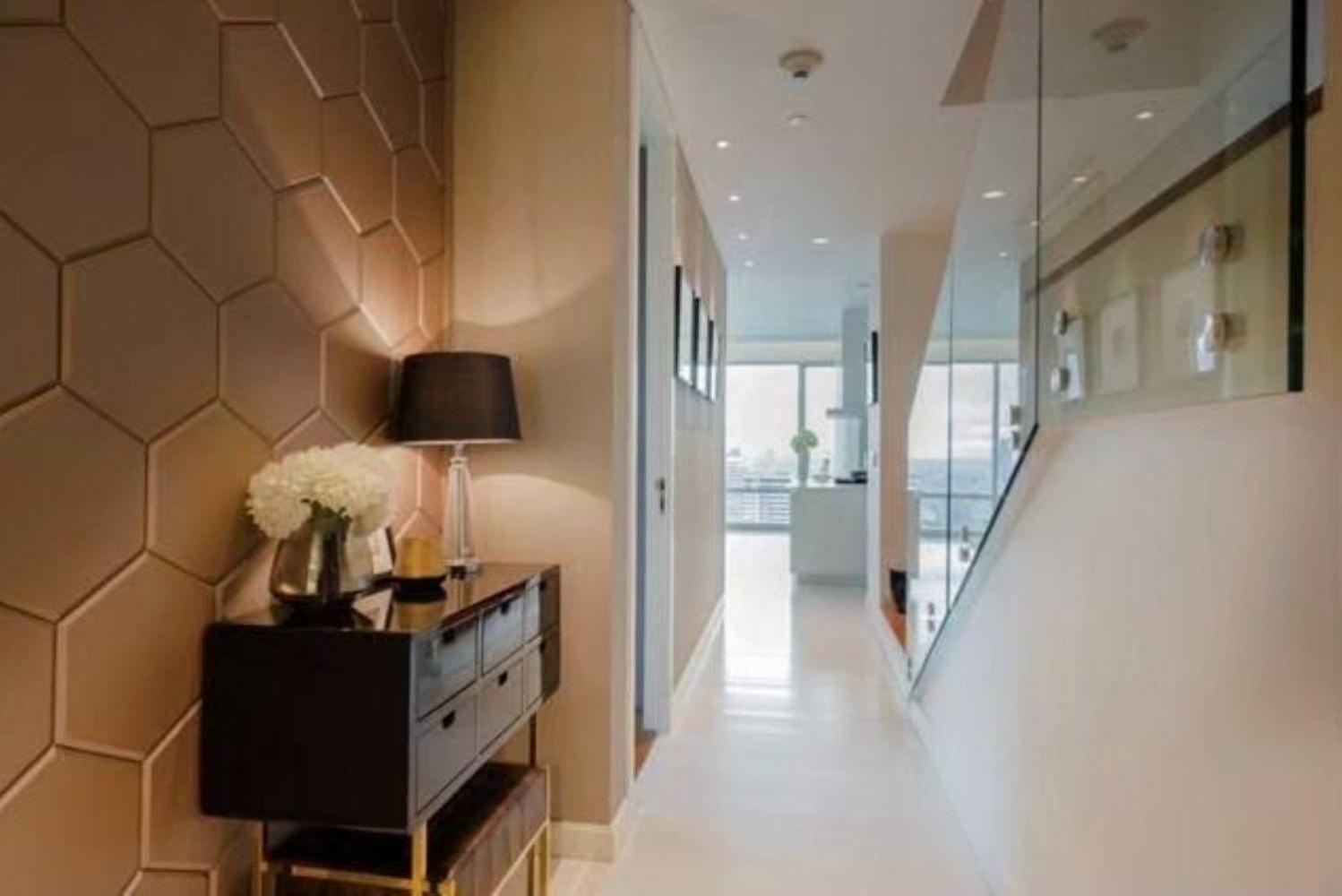 Elegant 2-bedroom Luxury Duplex On The 32nd Floor Of 185 Rajadamri Bangkok